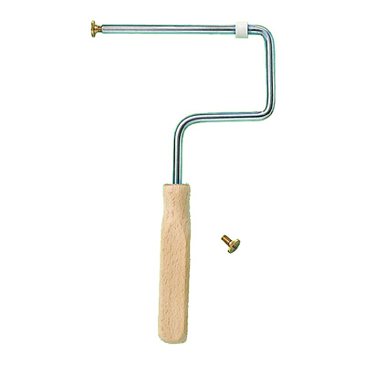 Close: Roller handle with wooden handle